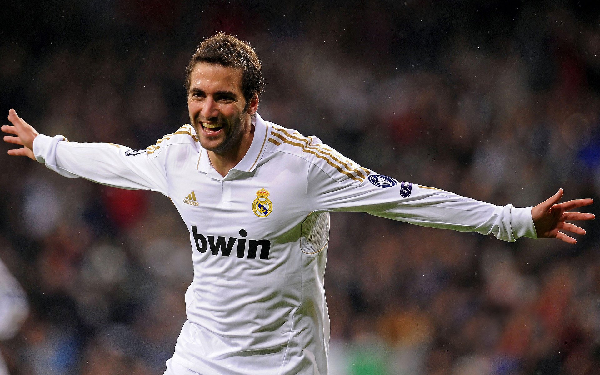 运动员的日常：训练场上的真实写照，运动员训练过程描写